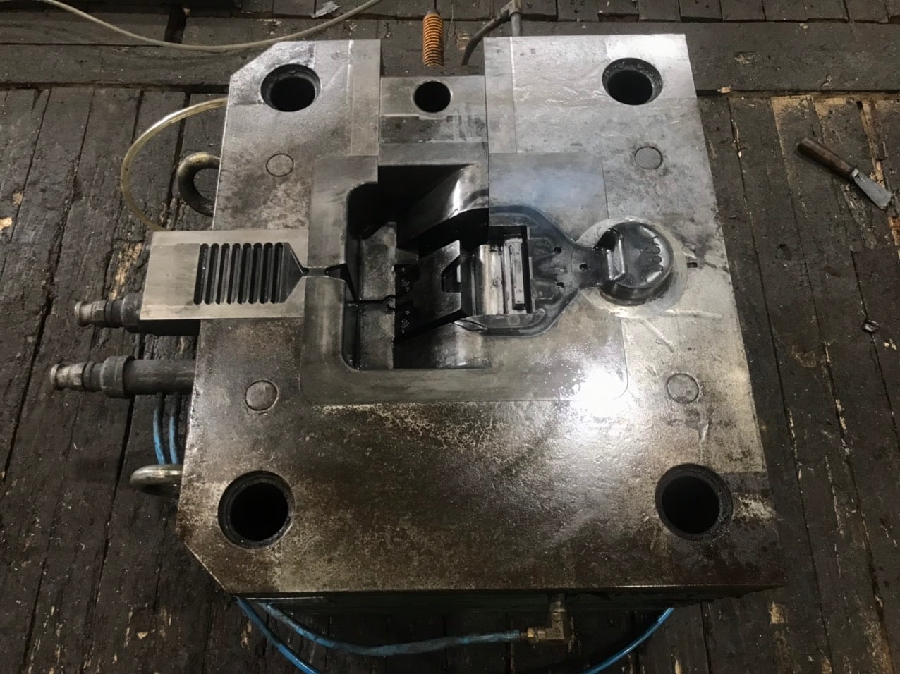 Die casting mold 3.jpg